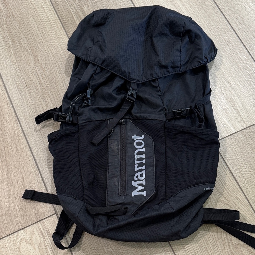 Marmot Compressor Plus Black Light Weight Hiking Back Pack|Travel Hike Adventure